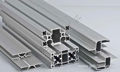 電解鋁行業(yè)現(xiàn)狀與鋁型材廠家行業(yè)動(dòng)態(tài) 亮銀鋁制品的市場觀察